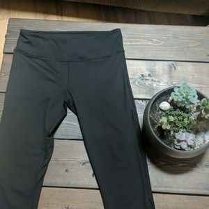 Fabletics 3/4 length leggings black SMALL
